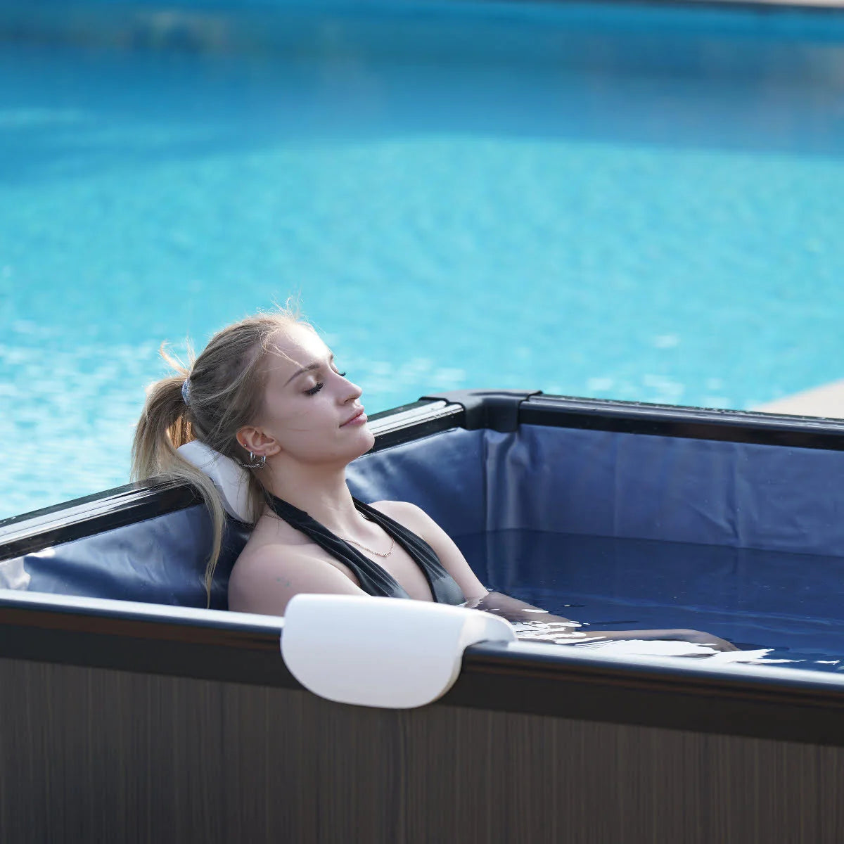 Rejuvenation Oasis Lincoln Foam Inflatable Hot Tub